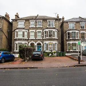 Oyo The Greenland 2*, London Storbritannien